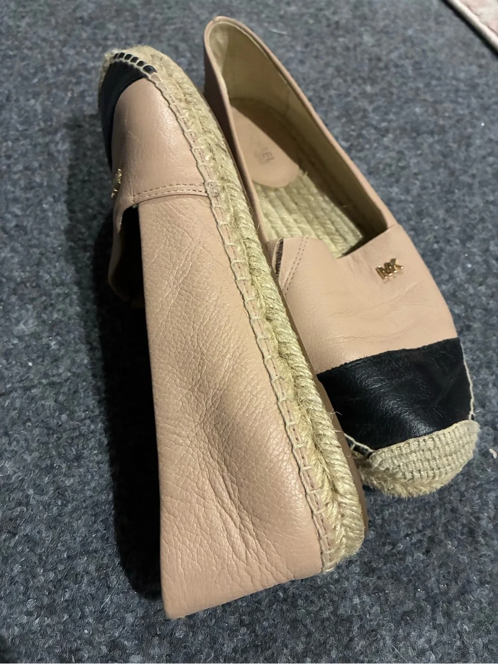 ⭐️ MICHAEL KORS Women's Pale Pink and Black Espadrille Flats